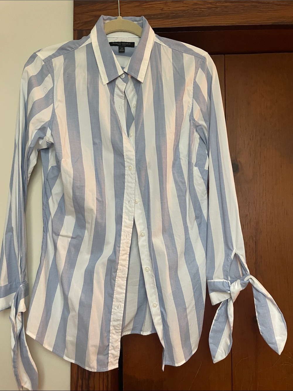 Banana Republic Blue and White Vertical Stripe Button-Down Shirt with Tie Cuffs